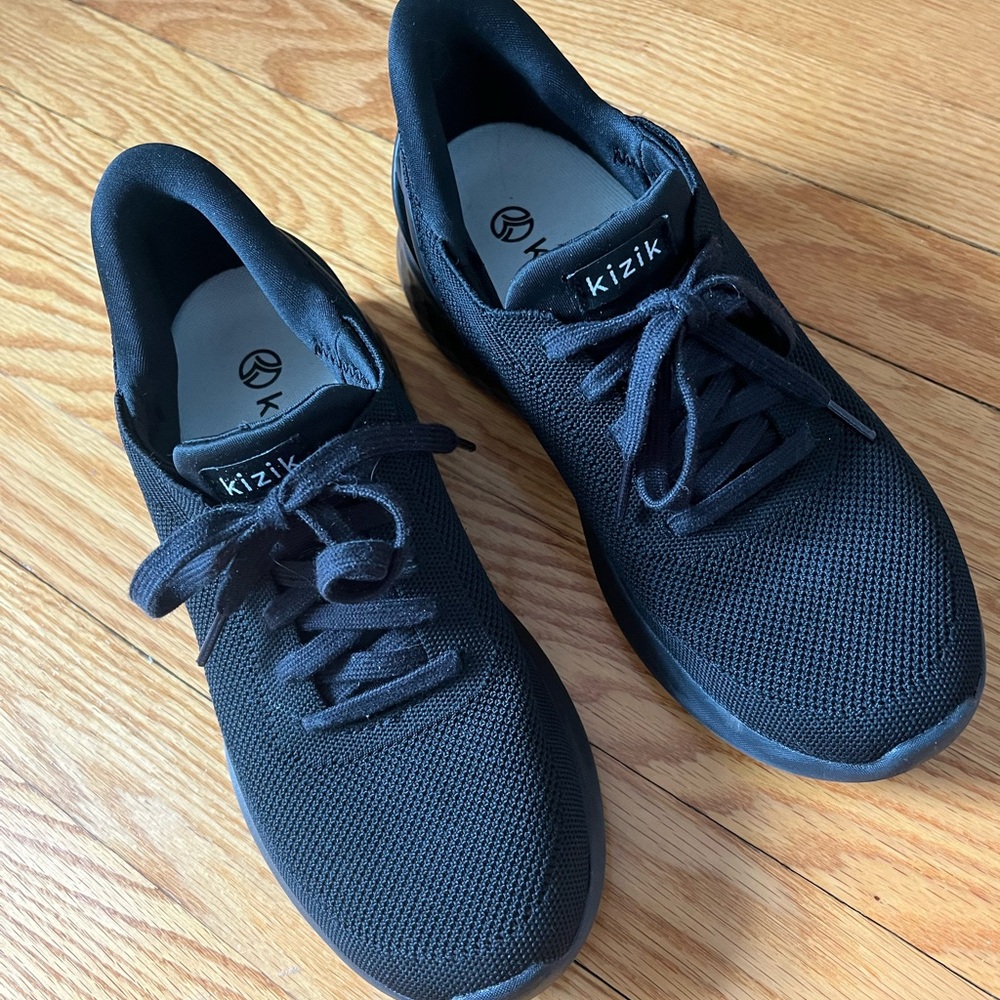 Kizik Athens Size 8 Black Slip On Shoes